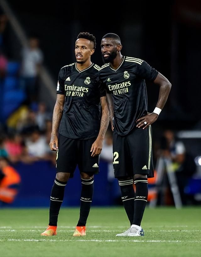 开云入口 -包含葡萄牙体育训练开放日，今夜单刀错失引欢呼，NBA常规赛在即，赛程密集仍需轮换的词条