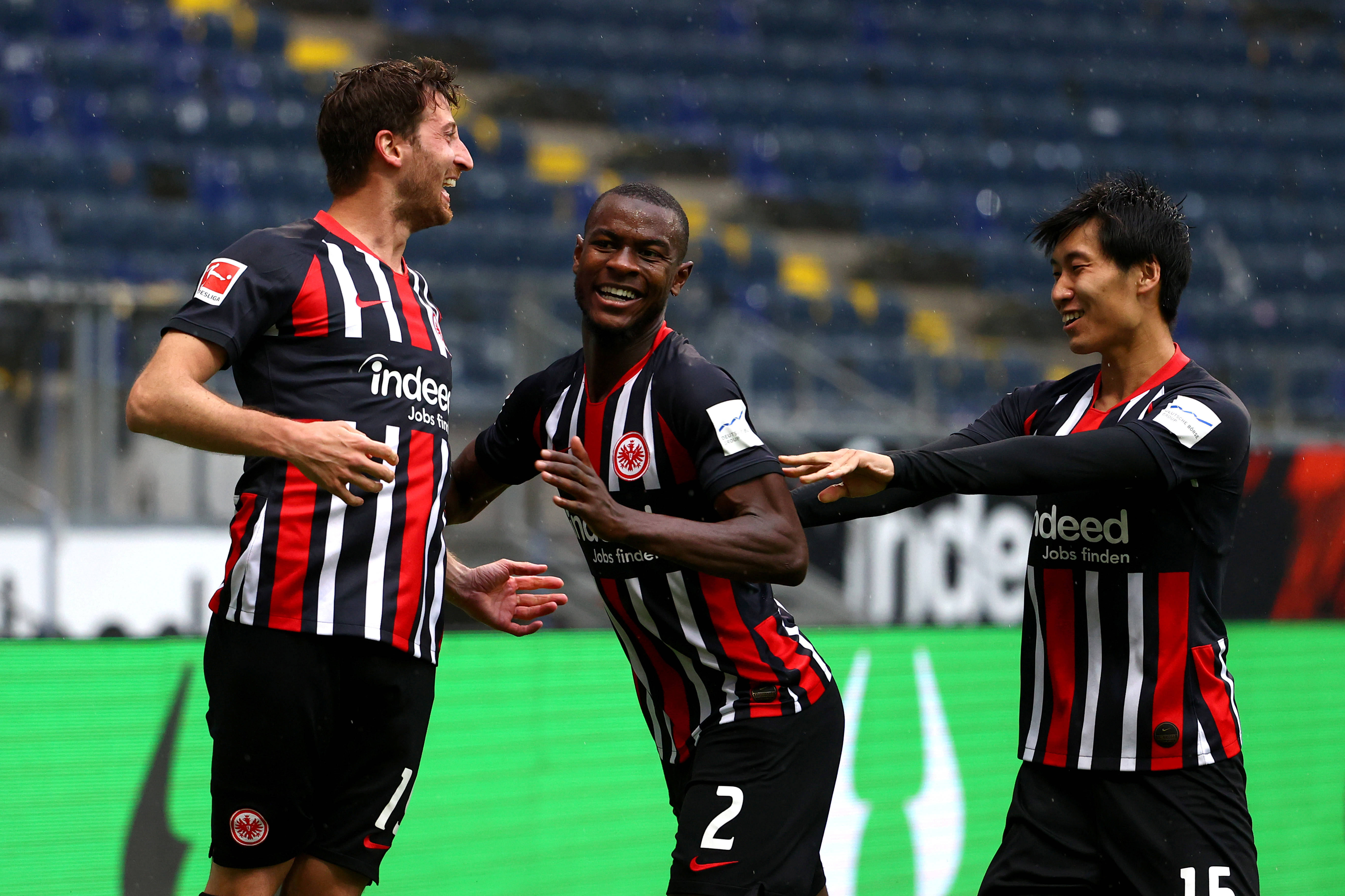 开云官网入口 -关于转折点！法兰克福防线松动；西甲转会期攻防权衡；态度坚定；年轻球员得到机会的信息